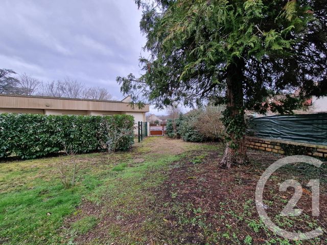 Maison &agrave; louer - 6 pi&egrave;ces - 150,74 m2 - Le Veurdre - 03 - AUVERGNE
