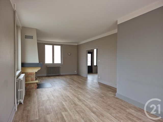 Maison &agrave; louer - 6 pi&egrave;ces - 150,74 m2 - Le Veurdre - 03 - AUVERGNE