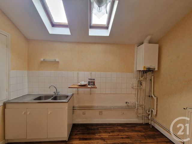 Appartement F2 &agrave; louer - 2 pi&egrave;ces - 41,45 m2 - St Pierre Le Moutier - 58 - BOURGOGNE