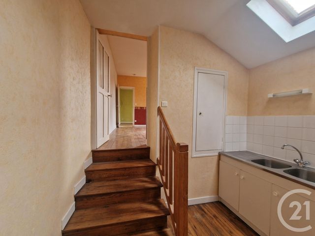Appartement F2 &agrave; louer - 2 pi&egrave;ces - 41,45 m2 - St Pierre Le Moutier - 58 - BOURGOGNE