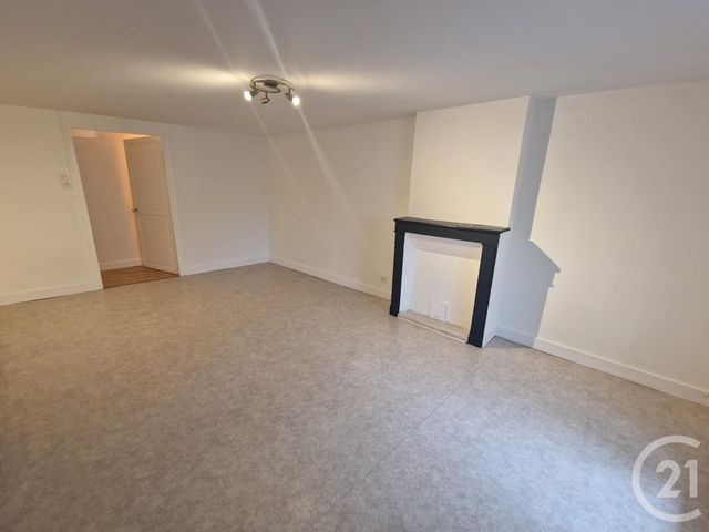 Maison &agrave; louer - 4 pi&egrave;ces - 96,86 m2 - St Parize Le Chatel - 58 - BOURGOGNE