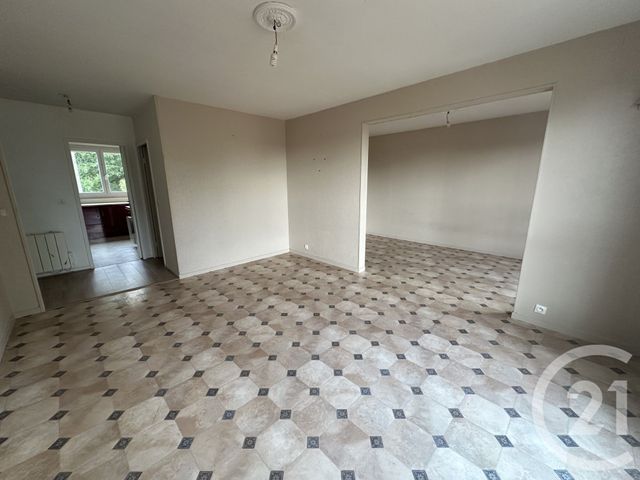 Appartement F3 &agrave; louer - 3 pi&egrave;ces - 73,27 m2 - Cercy La Tour - 58 - BOURGOGNE