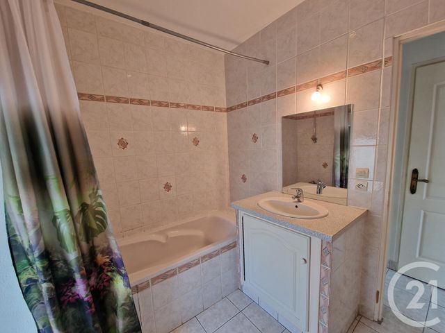 Appartement F3 &agrave; louer - 3 pi&egrave;ces - 58,90 m2 - Nevers - 58 - BOURGOGNE