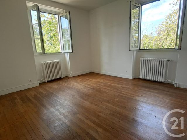 Appartement F4 &agrave; louer - 4 pi&egrave;ces - 101,64 m2 - Varennes Vauzelles - 58 - BOURGOGNE
