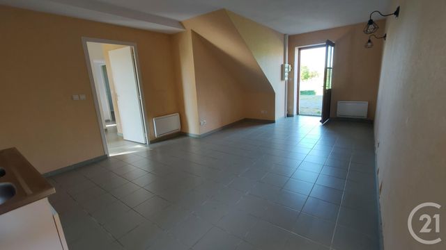 Appartement &agrave; louer - 3 pi&egrave;ces - 64,63 m2 - Fleury Sur Loire - 58 - BOURGOGNE