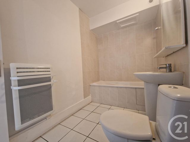 Appartement F2 &agrave; louer - 2 pi&egrave;ces - 34,80 m2 - Guerigny - 58 - BOURGOGNE