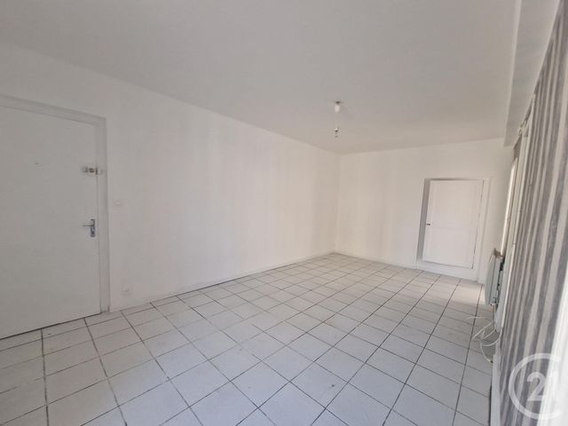 Appartement F2 &agrave; louer - 2 pi&egrave;ces - 34,80 m2 - Guerigny - 58 - BOURGOGNE