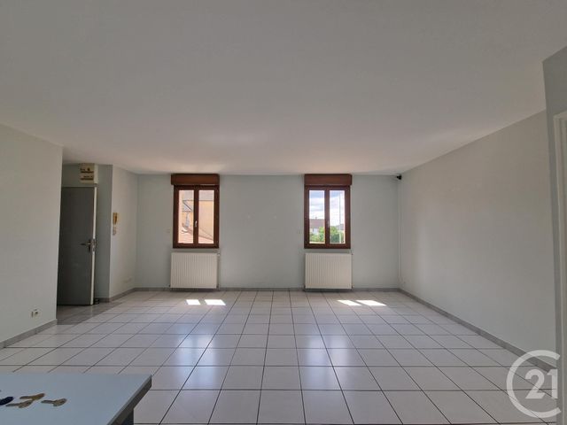 Appartement F4 &agrave; louer - 4 pi&egrave;ces - 67,56 m2 - Varennes Vauzelles - 58 - BOURGOGNE