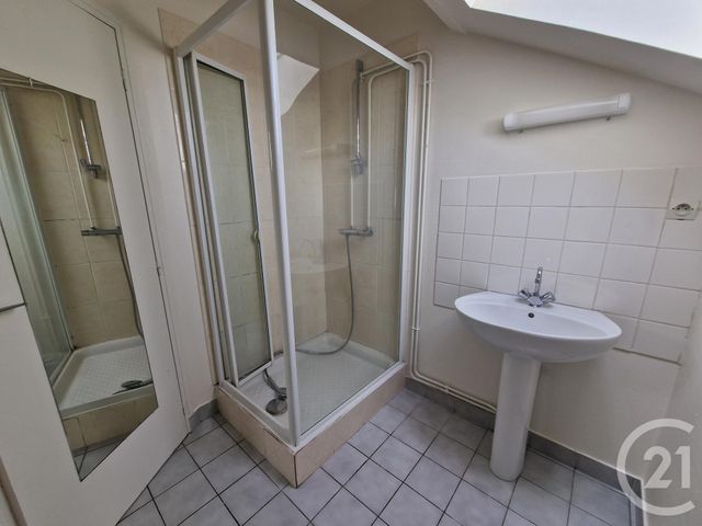 Appartement F4 &agrave; louer - 4 pi&egrave;ces - 67,56 m2 - Varennes Vauzelles - 58 - BOURGOGNE