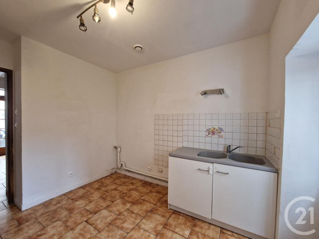 Maison &agrave; louer - 3 pi&egrave;ces - 76,90 m2 - Fourchambault - 58 - BOURGOGNE