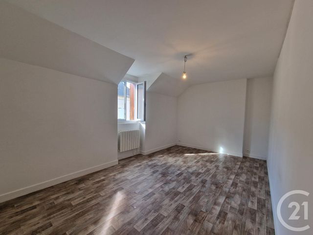 Maison &agrave; louer - 3 pi&egrave;ces - 76,90 m2 - Fourchambault - 58 - BOURGOGNE