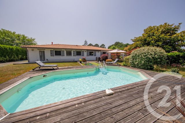 Maison à vendre - 7 pièces - 132,99 m2 - St Aubin De Medoc - 33 - AQUITAINE