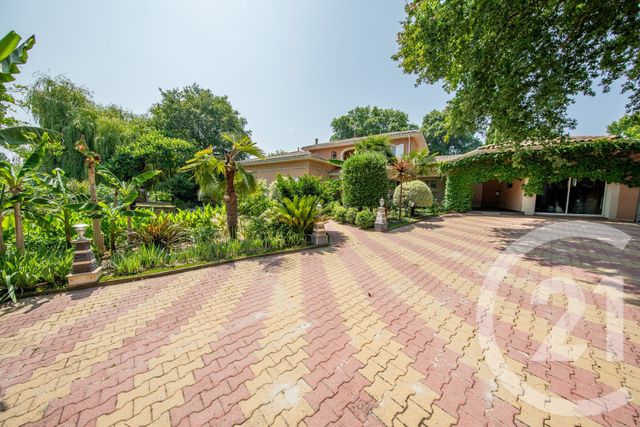 Maison à vendre - 10 pièces - 222,49 m2 - Le Pian Medoc - 33 - AQUITAINE