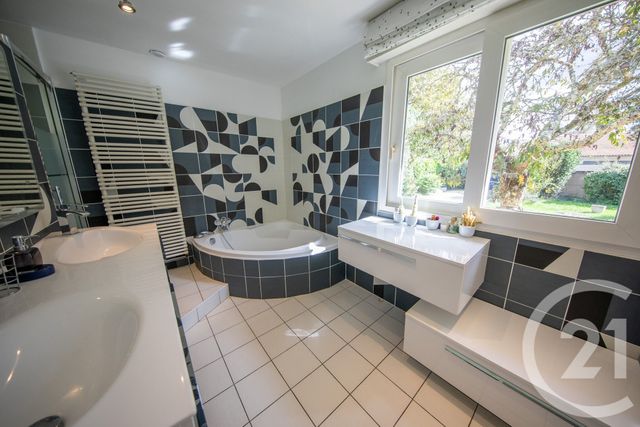 Maison à vendre - 6 pièces - 142,17 m2 - St Aubin De Medoc - 33 - AQUITAINE