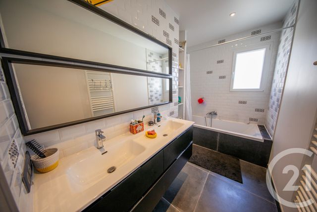 Maison &agrave; vendre - 6 pi&egrave;ces - 136,94 m2 - St Medard En Jalles - 33 - AQUITAINE