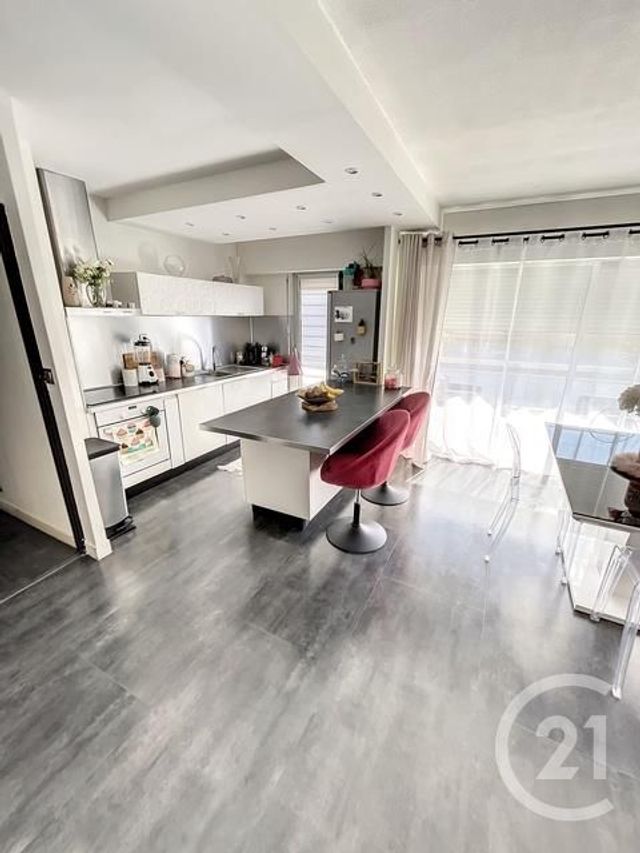 Appartement T3 à vendre - 3 pièces - 63 m2 - Marseille - 13010 - PROVENCE-ALPES-COTE-D-AZUR