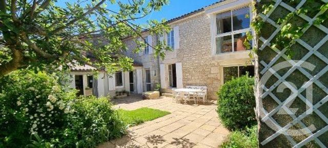 Maison à vendre - 7 pièces - 160 m2 - Lucon - 85 - PAYS-DE-LOIRE