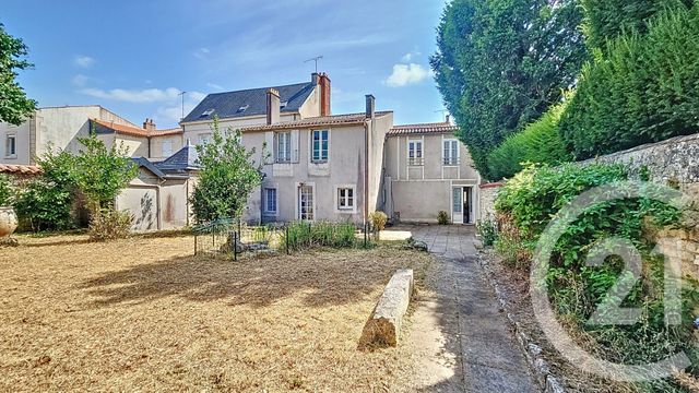 Maison à vendre - 9 pièces - 260,19 m2 - Lucon - 85 - PAYS-DE-LOIRE