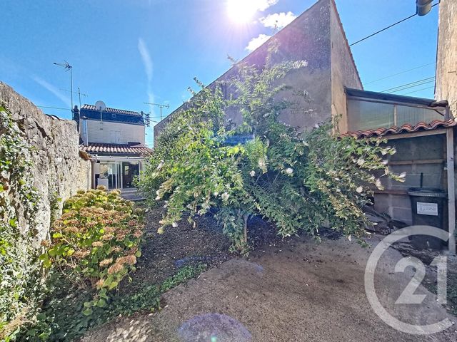 Maison &agrave; louer - 3 pi&egrave;ces - 94 m2 - Lucon - 85 - PAYS-DE-LOIRE