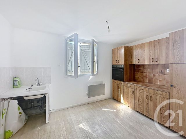 Maison &agrave; louer - 3 pi&egrave;ces - 88,94 m2 - Nalliers - 85 - PAYS-DE-LOIRE