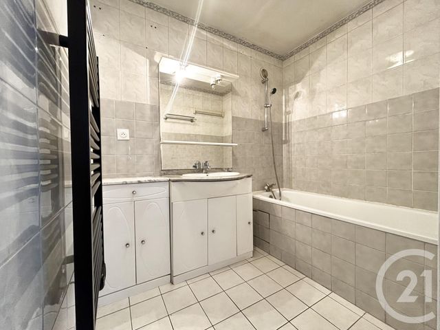 Appartement F3 &agrave; louer - 3 pi&egrave;ces - 80,15 m2 - Stains - 93 - ILE-DE-FRANCE