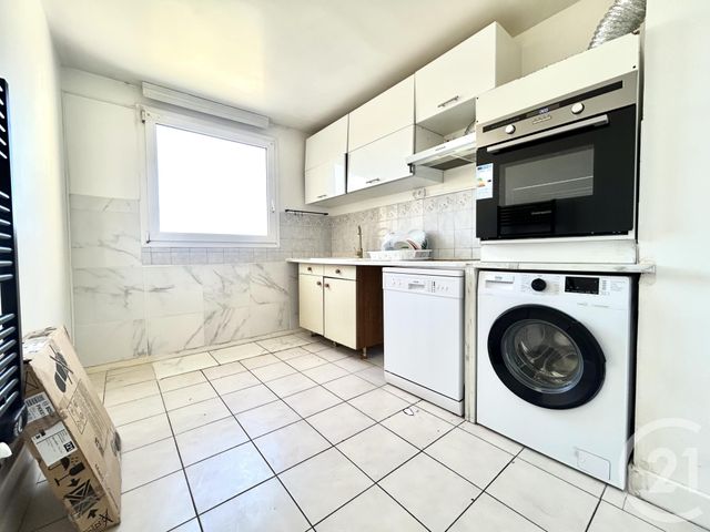 Appartement F3 &agrave; louer - 3 pi&egrave;ces - 80,15 m2 - Stains - 93 - ILE-DE-FRANCE
