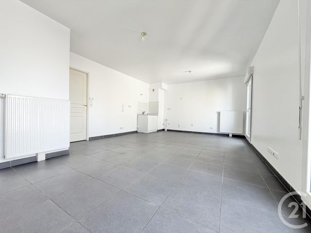 Appartement &agrave; louer - 2 pi&egrave;ces - 47,62 m2 - La Plaine St Denis - 93 - ILE-DE-FRANCE