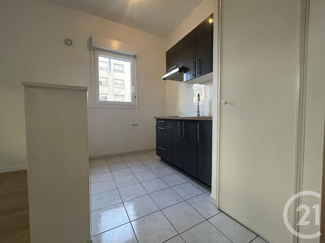 Appartement F2 &agrave; louer - 2 pi&egrave;ces - 43,45 m2 - La Plaine St Denis - 93 - ILE-DE-FRANCE