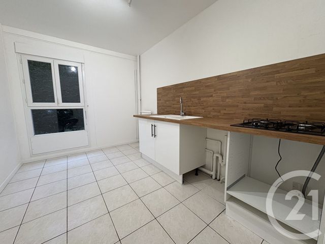 Appartement F4 à vendre - 4 pièces - 79,96 m2 - St Denis - 93 - ILE-DE-FRANCE