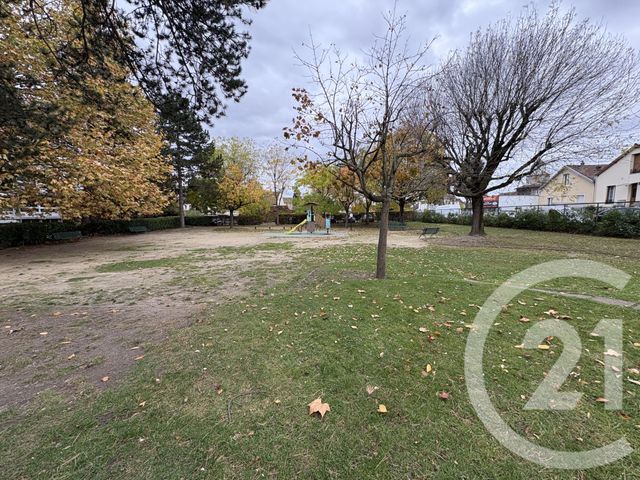 Appartement F4 à vendre - 4 pièces - 79,96 m2 - St Denis - 93 - ILE-DE-FRANCE