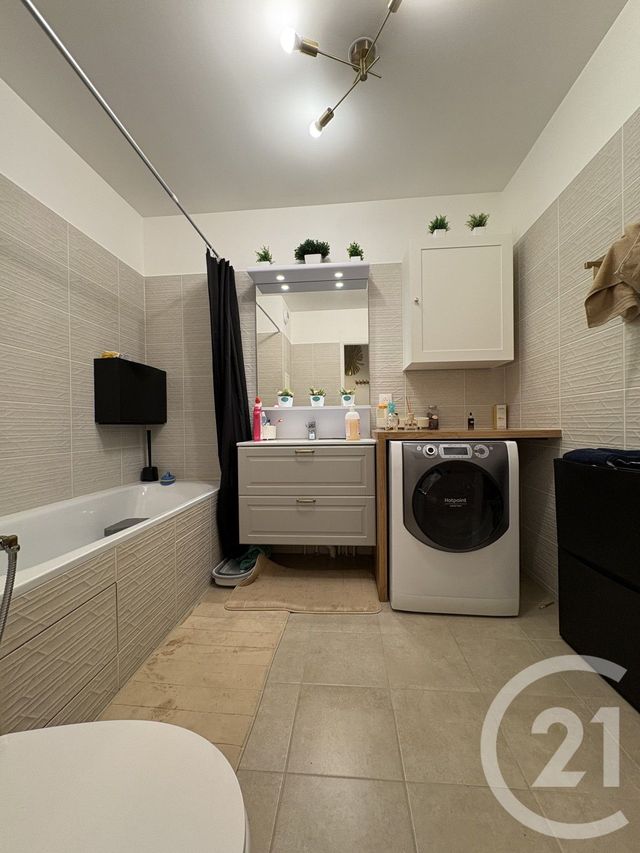 Appartement F2 à vendre - 2 pièces - 45,90 m2 - St Denis - 93 - ILE-DE-FRANCE