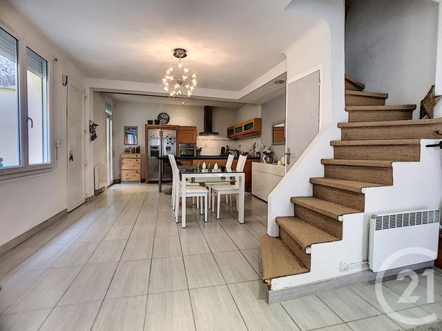 Appartement Duplex à louer - 3 pièces - 79,32 m2 - Rivesaltes - 66 - LANGUEDOC-ROUSSILLON