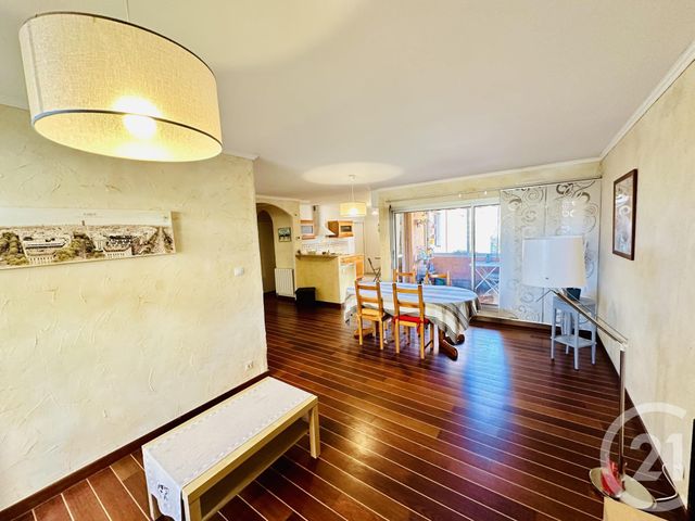 Appartement F4 à vendre - 4 pièces - 80 m2 - Le Pradet - 83 - PROVENCE-ALPES-COTE-D-AZUR