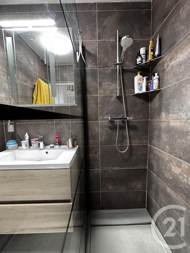 Appartement F2 à vendre - 2 pièces - 42,11 m2 - Hyeres - 83 - PROVENCE-ALPES-COTE-D-AZUR