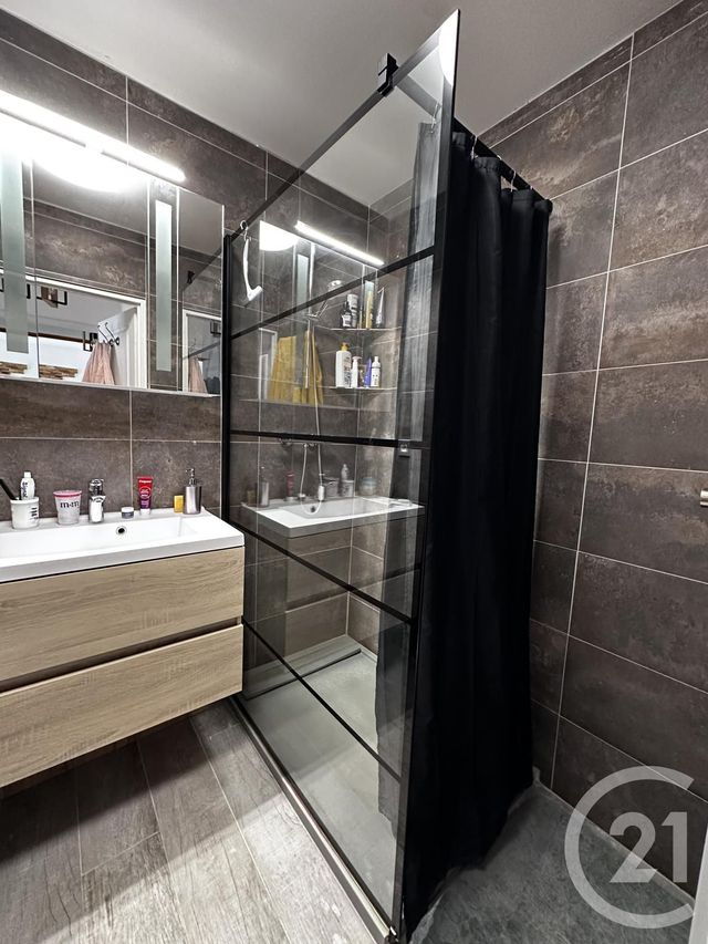 Appartement F2 à vendre - 2 pièces - 42,11 m2 - Hyeres - 83 - PROVENCE-ALPES-COTE-D-AZUR