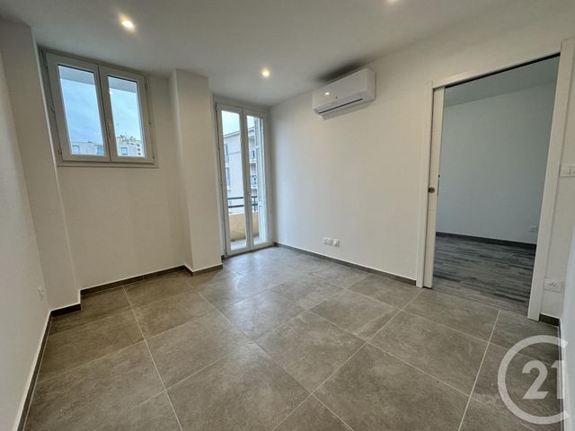 Appartement F2 &agrave; louer - 2 pi&egrave;ces - 34,14 m2 - Toulon - 83 - PROVENCE-ALPES-COTE-D-AZUR