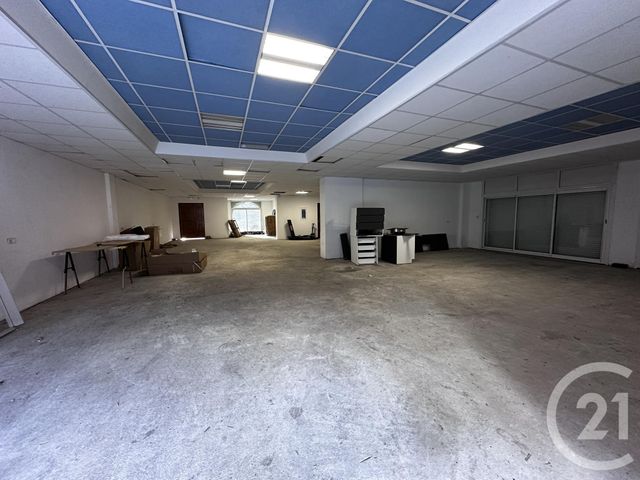 Local commercial à louer - 450.0 m2 - 83 - Var
