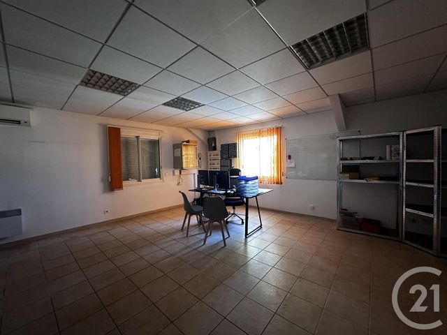 Local commercial à louer - 450.0 m2 - 83 - Var