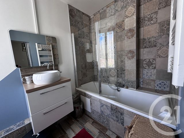 Appartement F2 &agrave; louer - 2 pi&egrave;ces - 28,49 m2 - Le Pradet - 83 - PROVENCE-ALPES-COTE-D-AZUR