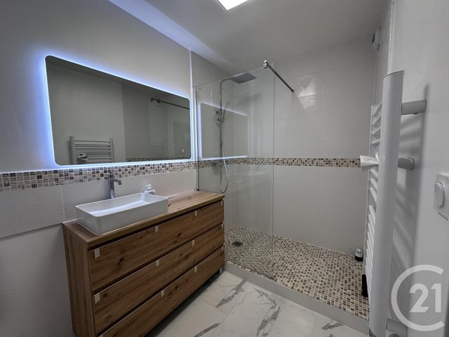 Appartement F4 &agrave; louer - 4 pi&egrave;ces - 86,15 m2 - Le Pradet - 83 - PROVENCE-ALPES-COTE-D-AZUR