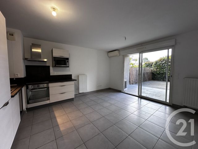 Appartement &agrave; vendre - 3 pi&egrave;ces - 57,83 m2 - Hyeres - 83 - PROVENCE-ALPES-COTE-D-AZUR