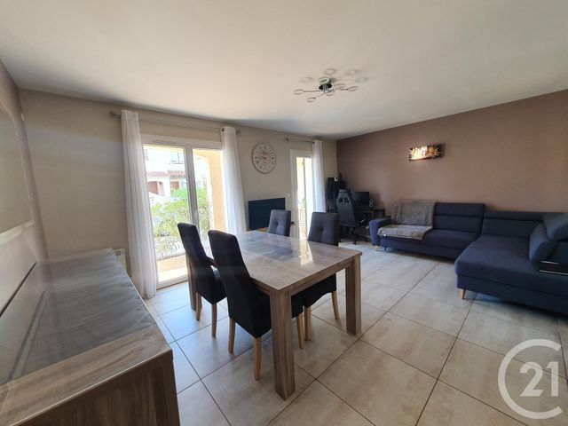 Appartement &agrave; louer - 3 pi&egrave;ces - 67,17 m2 - Le Pradet - 83 - PROVENCE-ALPES-COTE-D-AZUR