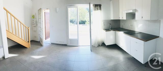 Appartement Duplex t2 &agrave; louer - 2 pi&egrave;ces - 40,85 m2 - Le Pradet - 83 - PROVENCE-ALPES-COTE-D-AZUR