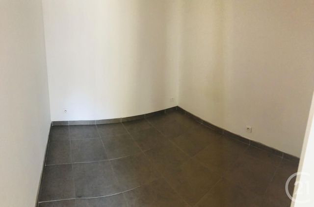 Appartement Duplex t2 &agrave; louer - 2 pi&egrave;ces - 40,85 m2 - Le Pradet - 83 - PROVENCE-ALPES-COTE-D-AZUR