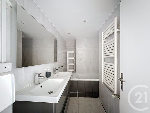 Appartement T4 &agrave; louer - 4 pi&egrave;ces - 108,85 m2 - Angers - 49 - PAYS-DE-LOIRE