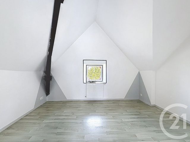 Maison &agrave; louer - 5 pi&egrave;ces - 116 m2 - La Menitre - 49 - PAYS-DE-LOIRE