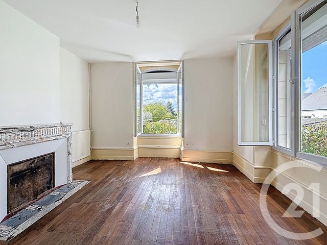 Maison &agrave; louer - 5 pi&egrave;ces - 116 m2 - La Menitre - 49 - PAYS-DE-LOIRE