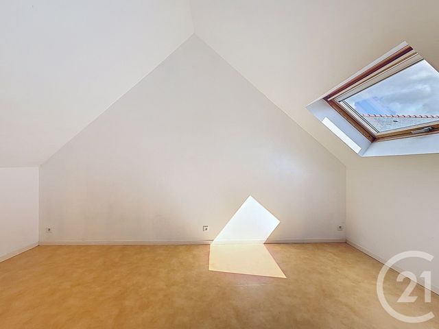 Maison &agrave; louer - 5 pi&egrave;ces - 116 m2 - La Menitre - 49 - PAYS-DE-LOIRE