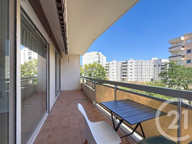 Appartement T5 &agrave; vendre - 5 pi&egrave;ces - 94 m2 - Angers - 49 - PAYS-DE-LOIRE