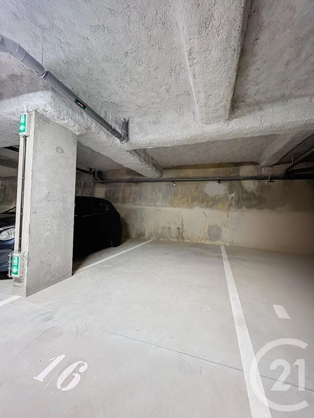 Parking à louer - 15 m2 - Angers - 49 - PAYS-DE-LOIRE